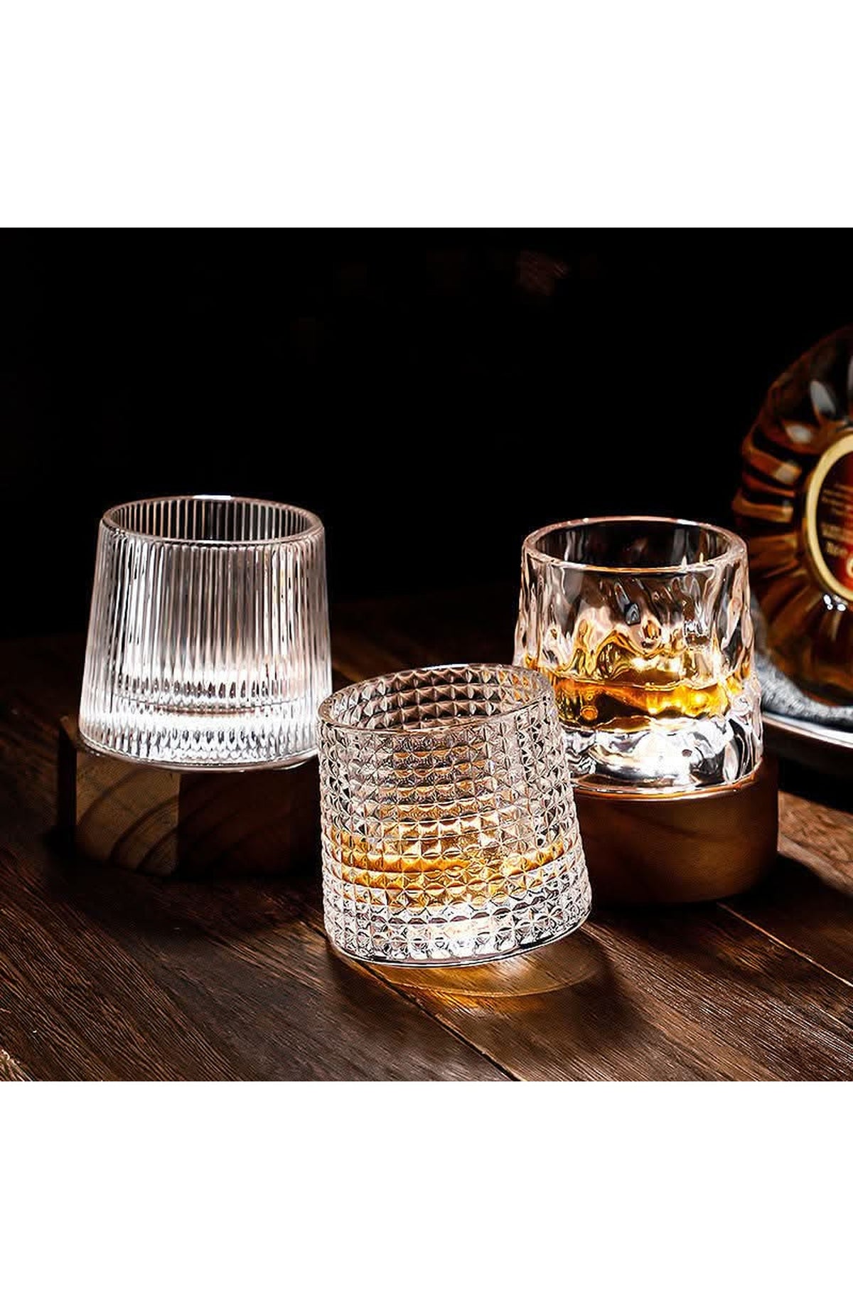 Spinning Whisky Glass with Wooden Coaster